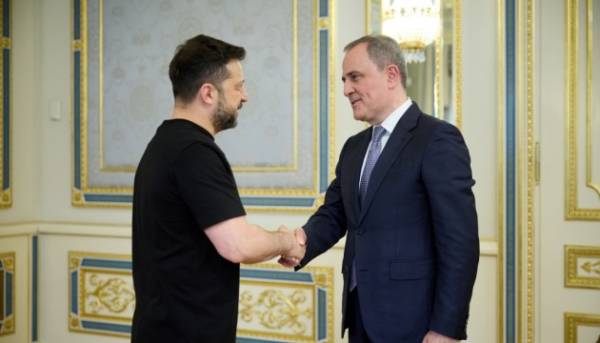 Президент України обговорив з міністром закордонних справ Азербайджану співробітництво у військово-промисловій та торговельно-економічній галузях.