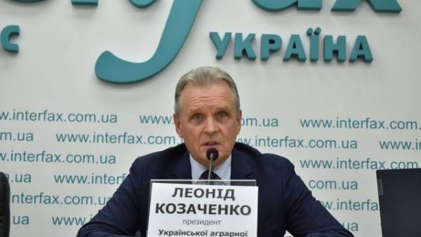Голова Української асоціації аграрного кредитування наголошує на нагальній потребі досягти угоди з Європейським Союзом та Туреччиною щодо відновлення експорту зерна.