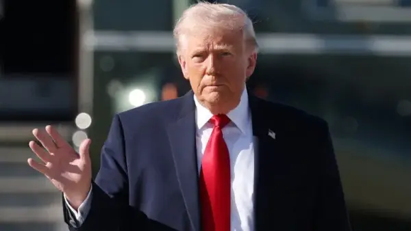 Трамп висловив вітання Україні з нагоди Дня Незалежності: Зеленський натякнув на ракети для Patriot