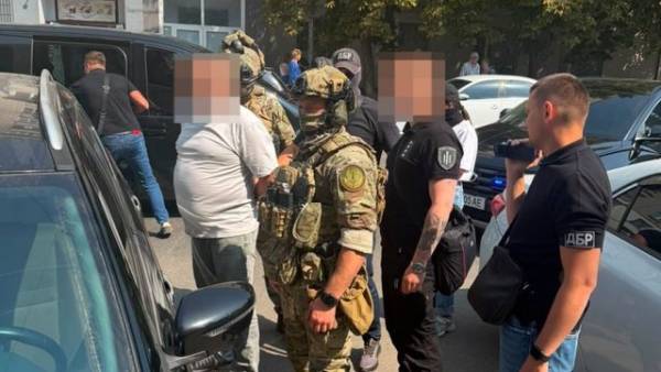 Глава генпрокуратури: виявлено двох співробітників податкової, які отримували кошти за “лояльність” під час ревізій