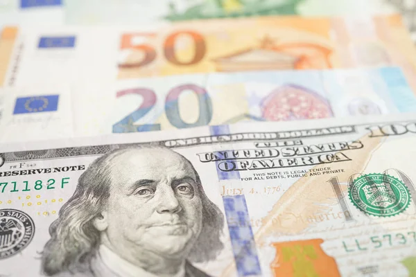 Гривня зміцнилася, долар зріс: курс НБУ на 25 серпня — Мінфін