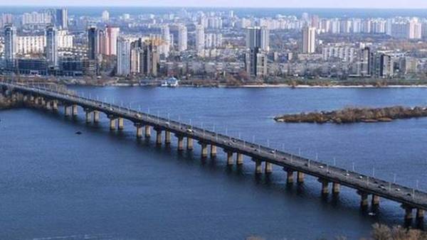 Столичний міський голова анонсував оновлення правил безпеки та логістики на мостах міста.