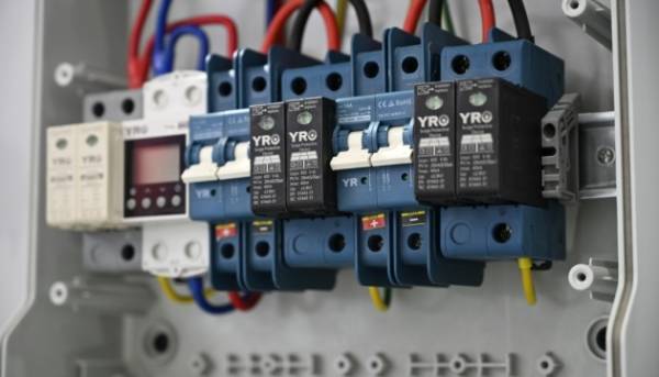 “Укренерго”: Через російські обстріли відновлено електропостачання в чотирьох регіонах