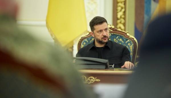 Зеленський провів засідання РНБО щодо планів стійкості, зазначивши відставання в деяких містах та регіонах.