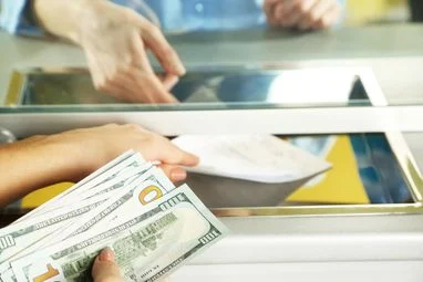 Гривня не поспішає слабшати: в ICU дали прогноз щодо її курсу