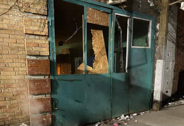 Рятувальники в Запорізькій області зазнали російської атаки вночі.