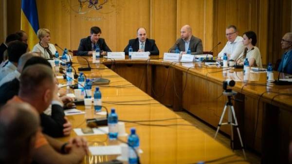 Україна та Польща вивчають варіанти вивезення сільськогосподарських товарів через польські морські порти.