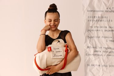 Фото 5 — Покоління, яке творить Незалежність: ПУМБ презентував нову колекцію мерчу "Покоління 91"