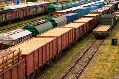 Україна розглядає інші шляхи для експорту зерна, окрім одеських портів