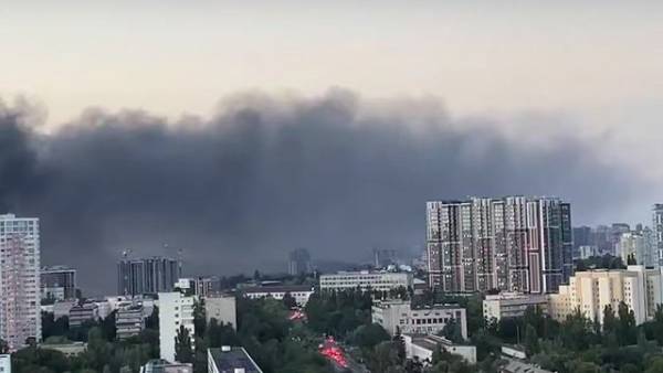 За даними КМДА, у Києві зафіксовано погіршення якості повітря після пожежі, спричиненої падінням ворожих безпілотників.