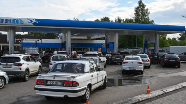 Більше 70% АЗС у росії відчувають дефіцит бензину, повідомляють ЗМІ.