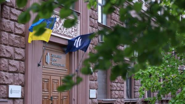 Офіцеру ЗСУ, з вини якого військовослужбовці необґрунтовано отримали премії на 1 мільйон гривень, оголошено про підозру