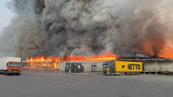 Знову російські війська завдали удару по сховищу з українською літературою.