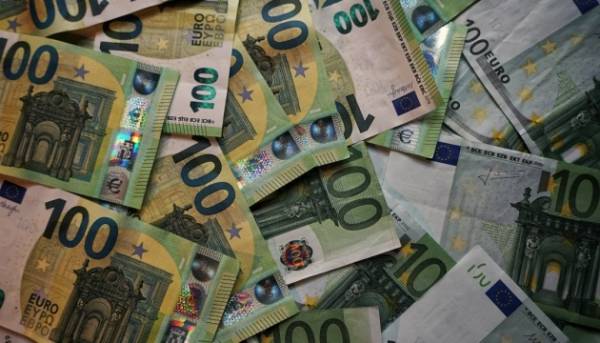Вартість долара та євро 10 серпня