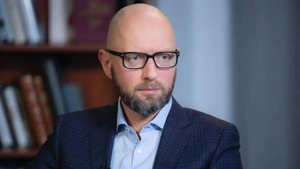 Україні потрібен уряд національної згоди, а не вибори в умовах війни, – Яценюк