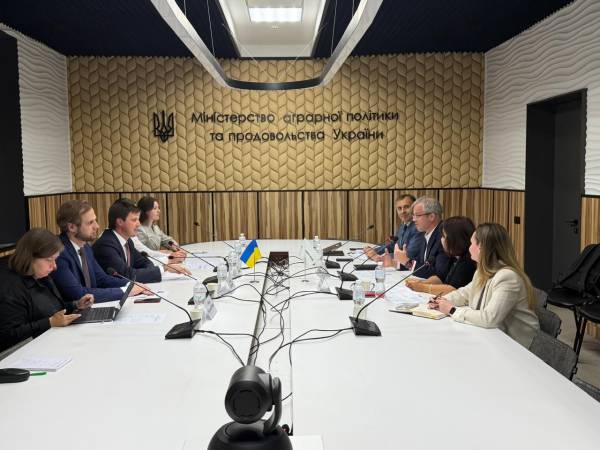 Світовий банк готовий надати 25 мільйонів доларів українським сільськогосподарським виробникам для забезпечення зберігання врожаю.