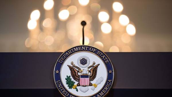 Держдепартамент США закликає своїх громадян уникати поїздок до України через триваючу війну та обстріли.