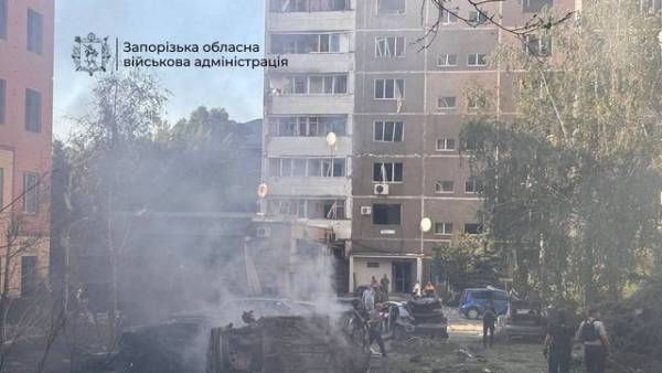 Щонайменше 11 людей отримали поранення внаслідок атаки на Запоріжжя.