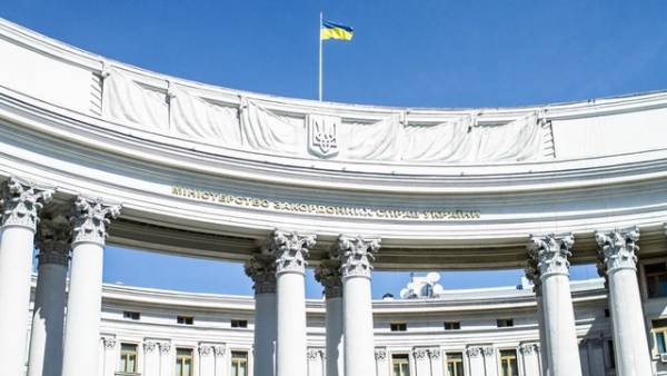 Українські дипломати, які працюють за кордоном, проведуть зустріч у Києві наступного тижня.