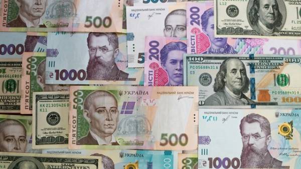 Мешканці України в деклараціях за перші сім місяців 2026 року вказали 323,9 мільярда гривень доходу за 2025 рік, при цьому найбільший статок задекларував киянин.
