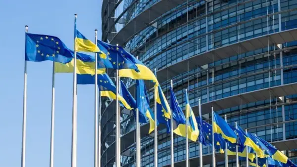 Єврокомісія повідомила, що Україна не зверталася із запитом на дострокове отримання коштів з позики в розмірі 90 мільярдів євро.