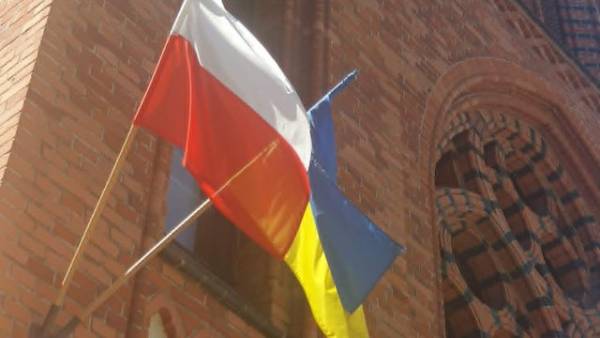 Зеленський надіслав привітання Польщі з нагоди річниці Варшавської битви та Дня Збройних сил.