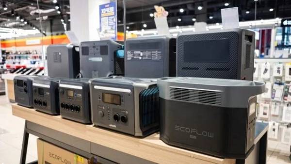 Зростання продажів павербанків та зарядних пристроїв у мережі “Епіцентр” на 28% та 44% відповідно, у зв’язку з інтенсивними обстрілами