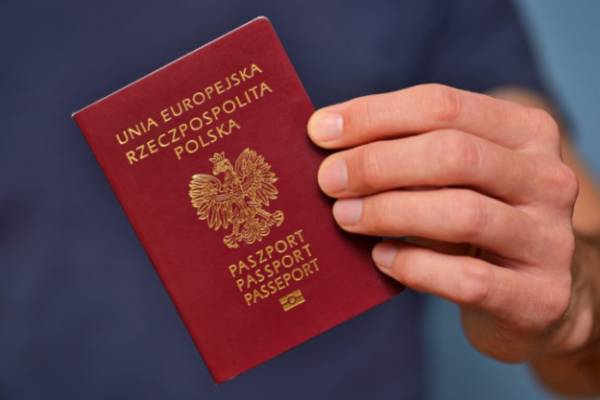 Нове дослідження показало, що більшість українців у Польщі більше не мають наміру повертатися — Мінфін