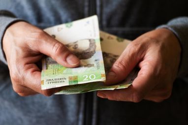Хто може втратити субсидію або мати призупинену пенсію у 2026 році