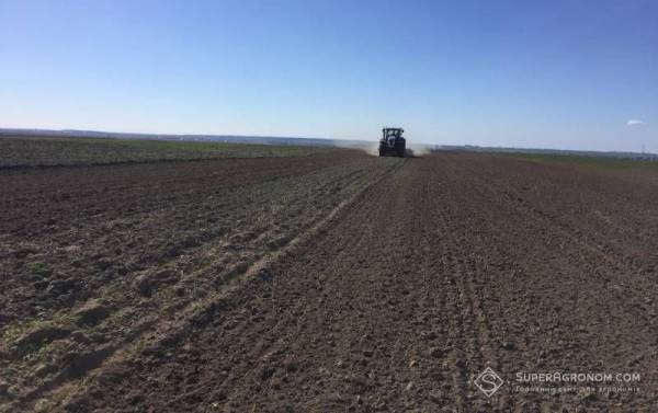 Важкі ґрунти встановлюють свої умови: коли оранка залишається оптимальним варіантом — SuperAgronom.com