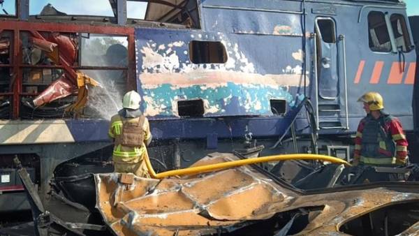 ДСНС: Російські війська атакували безпілотником локомотив пасажирського поїзда на Сумщині
