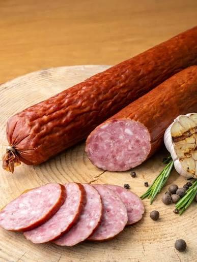 В Україні молочні продукти та ковбасні вироби найчастіше виявляються підробленими, частка фальсифікату може сягати 30%.