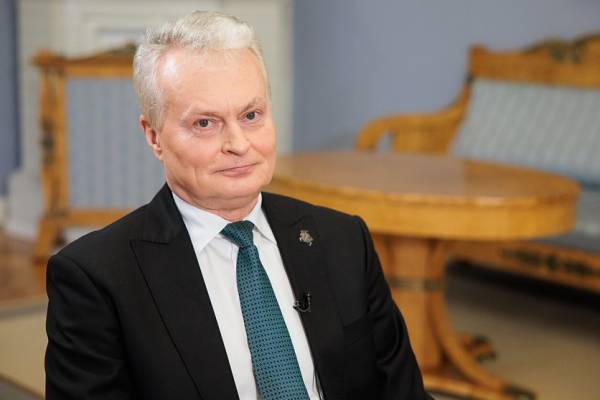 Глава Литви звернувся до присутніх українською під час церемонії Дня державного прапора ➜ ZMINA