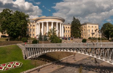 Київський Жовтневий палац буде повернуто державі — рішення суду — Delo.ua