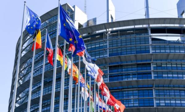 Фінансова влада ЄС переглядає норми для компаній, що надають платіжні послуги та…