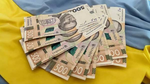Фінансовий департамент оприлюднив інформацію про допомогу до Дня Незалежності у 2026 році: суми та одержувачі.