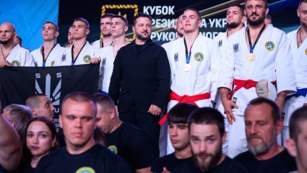 Президент нагородив переможців Кубку України з рукопашного бою