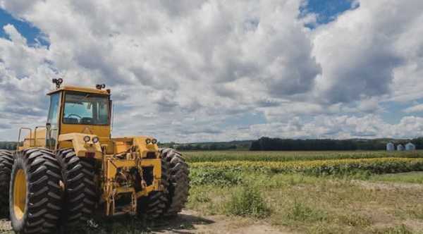 Аграрії Прикарпаття отримали 32 мільйони гривень компенсації за вітчизняну техніку