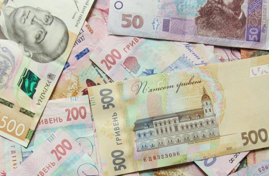 Застава за корупціонерів: хто стоїть за новими правилами стабільності сум