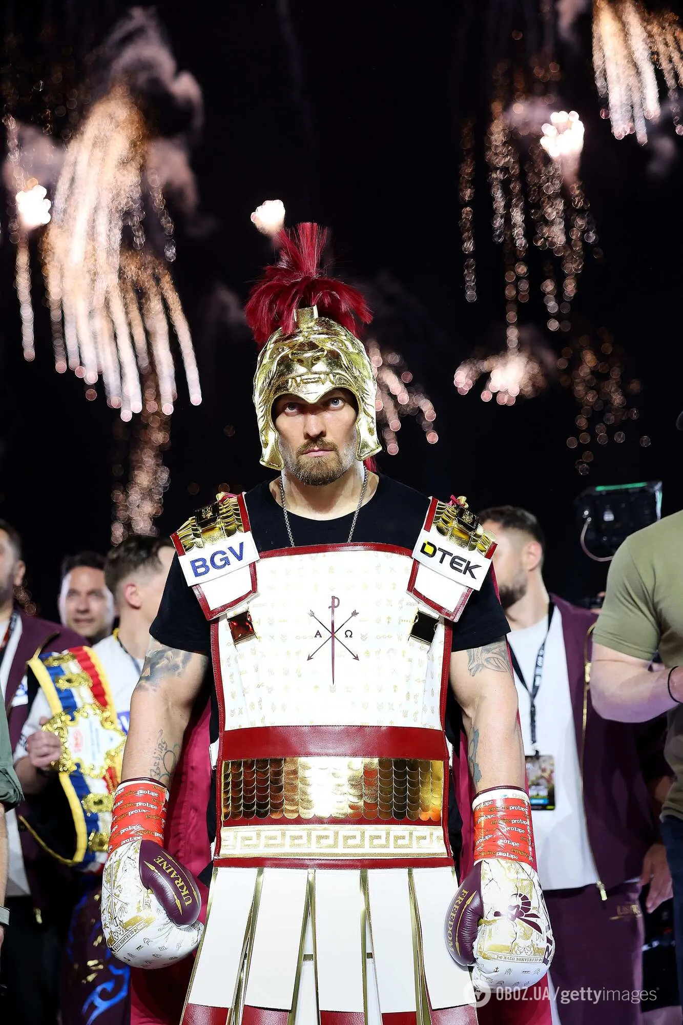 Олександр Усик у образі гладіатора