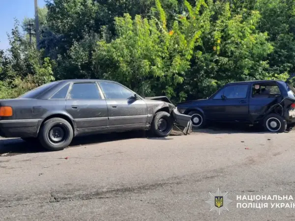 На Полтавщині Audi врізалася у Volkswagen: одна людина травмована