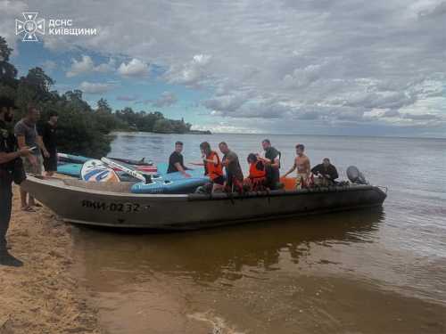 SUP-серфінгістів на Київщині віднесло кілометри від берега