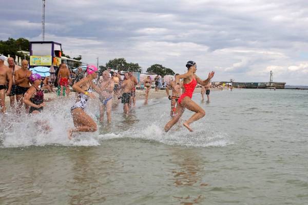 Odesa Sea Swim зібрав майже 200 учасників