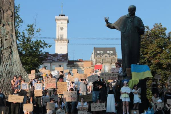 Львів проти відставки Федорова: мітинг триває