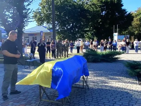 Глобинська громада попрощалася із Захисником України