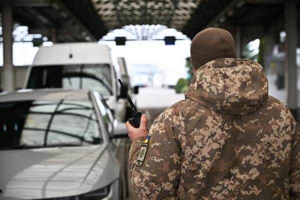 Пункт пропуску на кордоні