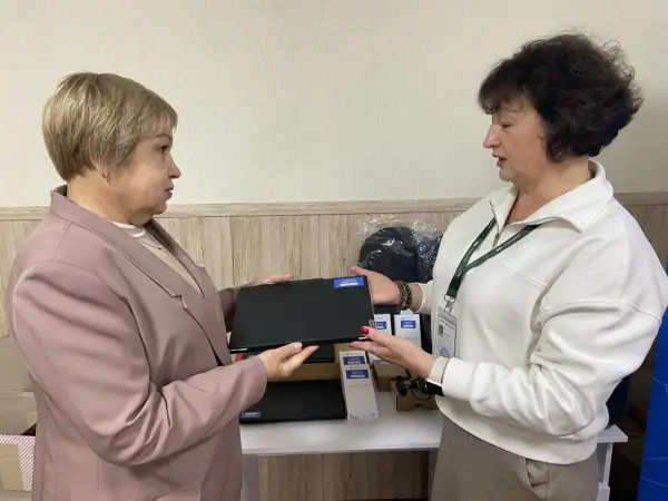 Ноутбуки, принтер, смартфони та електровелосипеди отримали соціальні установи Миргородської громади
