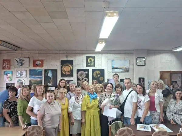 Спільне фото на виставці