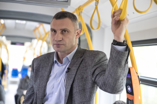 КМДА пояснила заборону зупинок транспорту рекомендаціями ДСНС