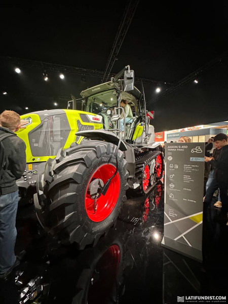 CLAAS AXION 9